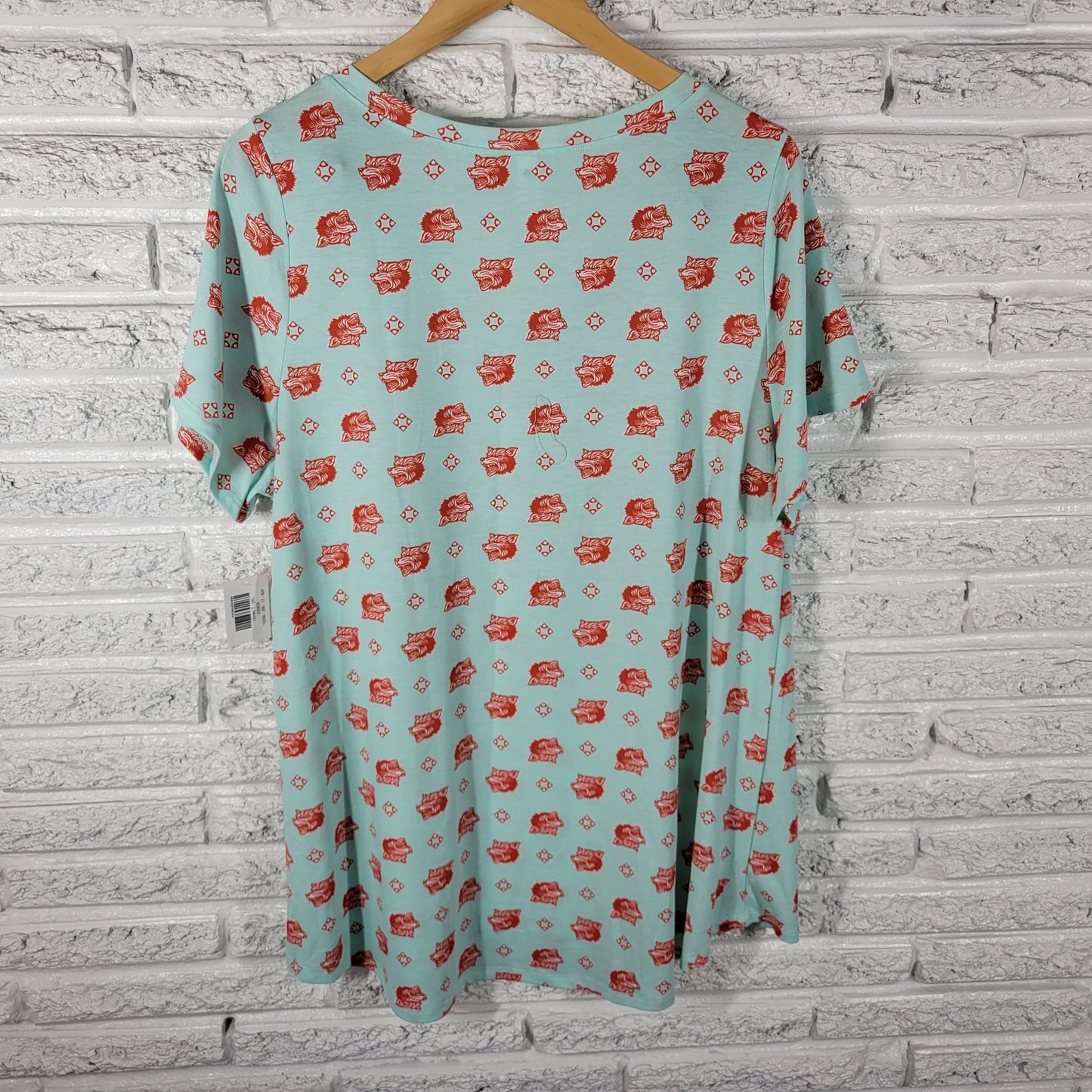 LuLaRoe Christy 2XL Tunic Top Blue Red Wolf Print V-Neck Short Sleeve NOV66E