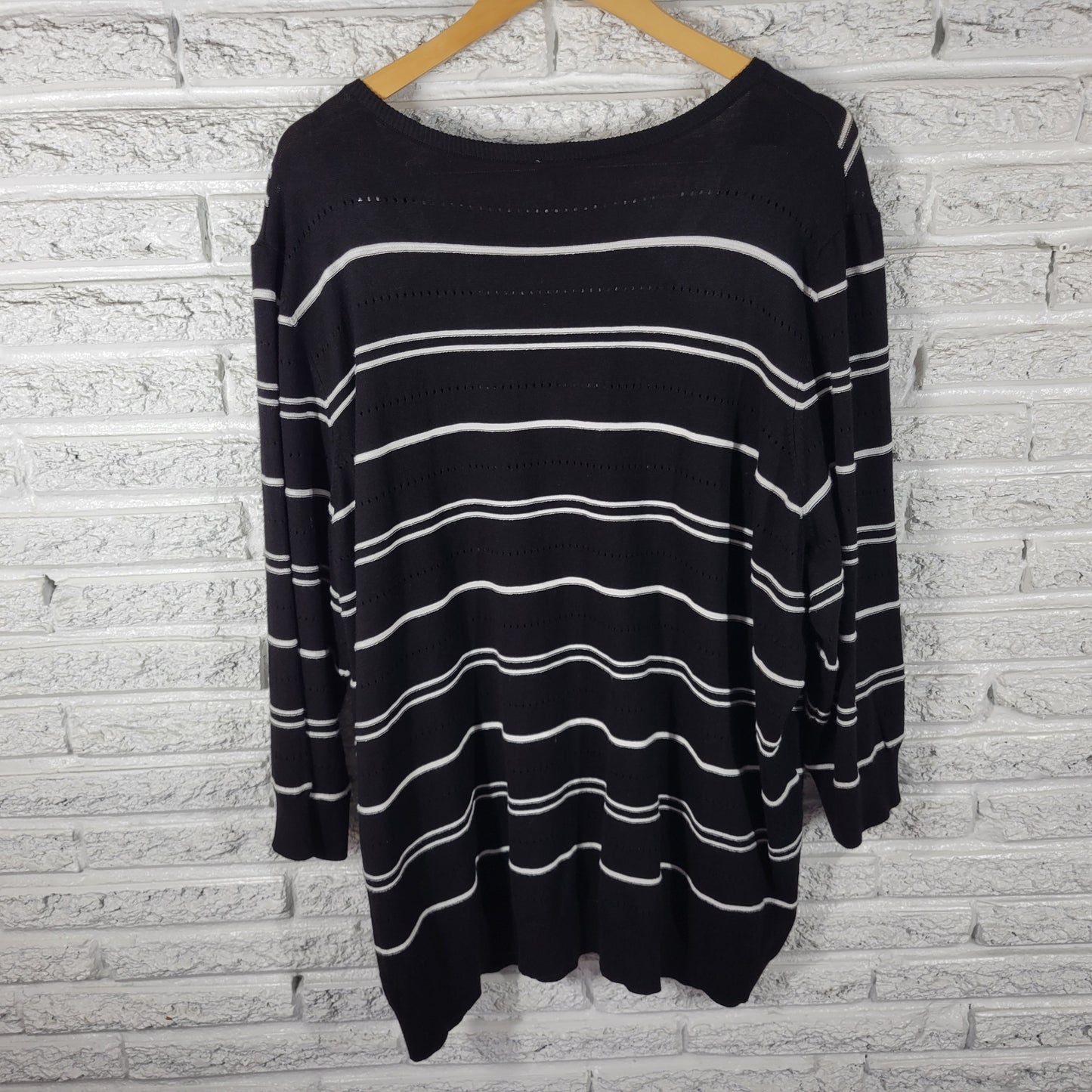 Avenue Women 26-28 Sweater Black Eyelet V-Neck 3/4 Sleeve Knit Stretch BLA65E