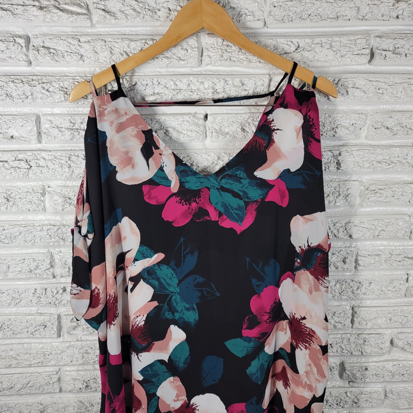 Worthington Women's Plus Size 2X Top Floral Cold Shoulder V-Neck FLO59E