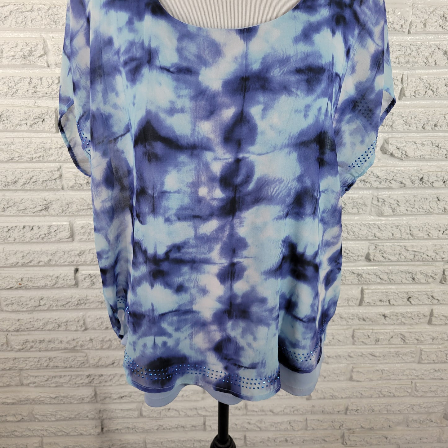 One World Live Let Live Women XL Blue Tie Dye Studded Sleeveless Top TIE27E