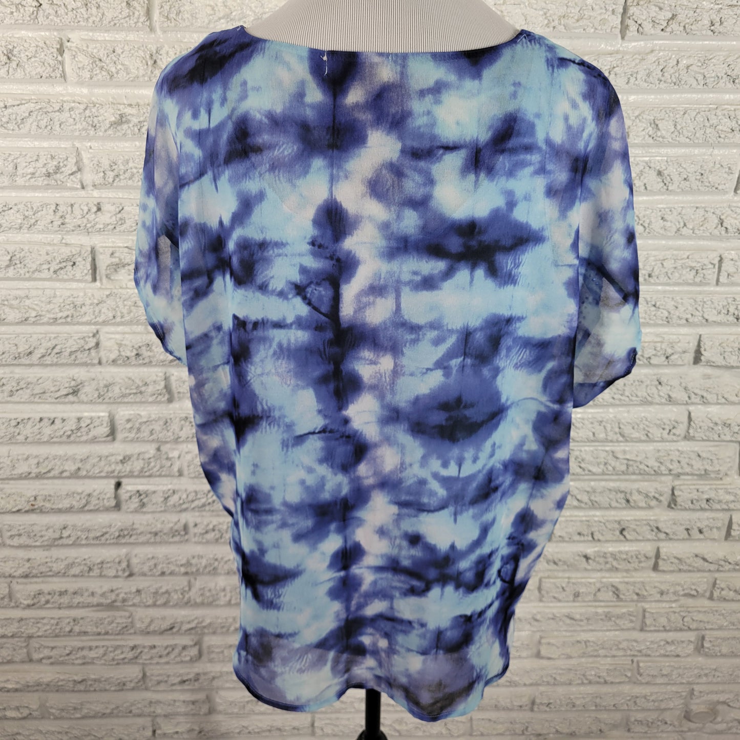 One World Live Let Live Women XL Blue Tie Dye Studded Sleeveless Top TIE27E