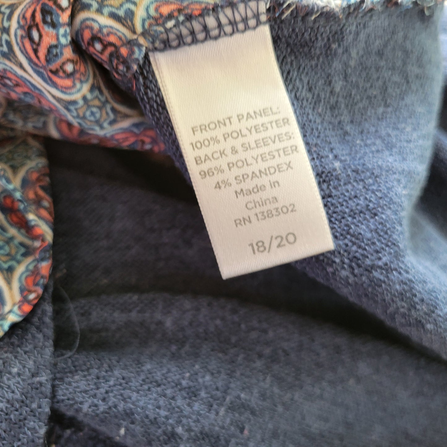 Avenue Women's 18/20 Top Blue Geometric Long Knit Sleeve V-Neck Pullover GEO284E