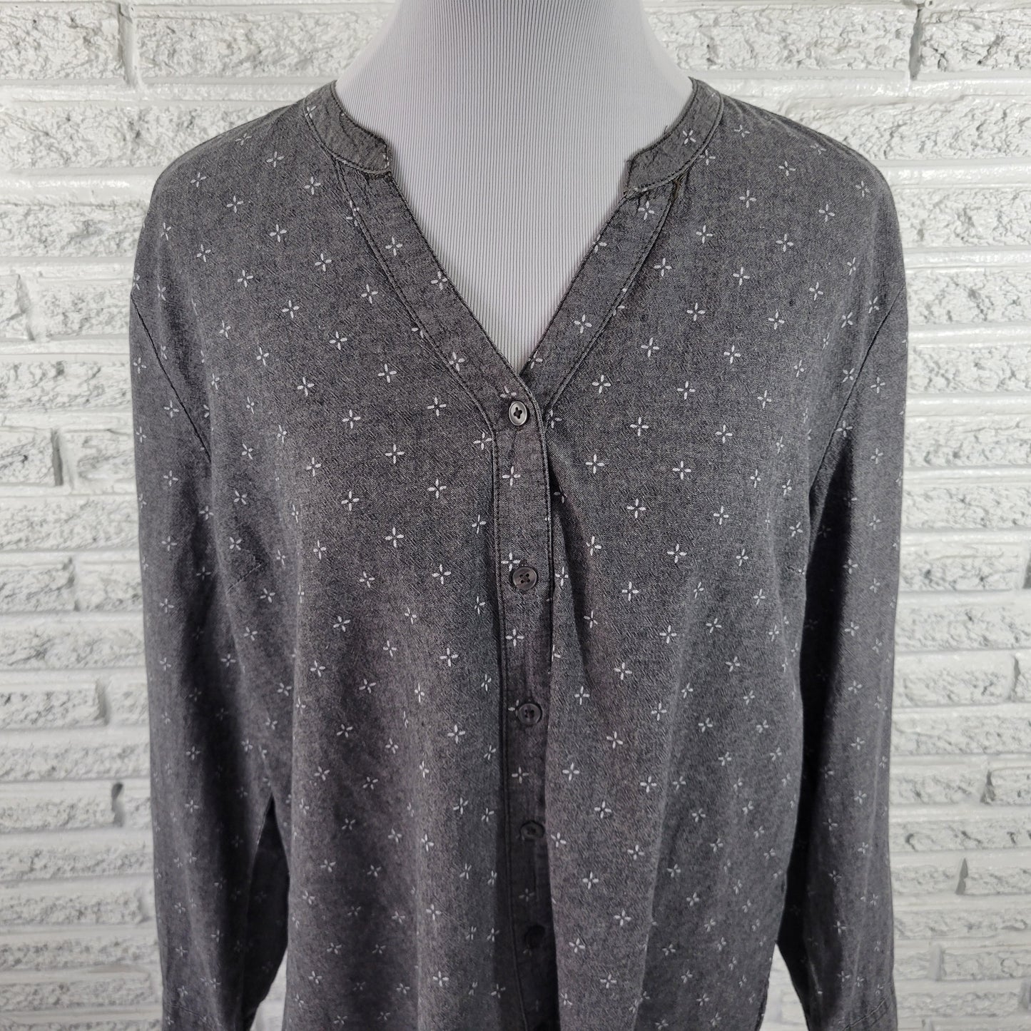 Basic Editions Women XL Gray Top V-Neck 100% Cotton Long Sleeve Button GRA16E