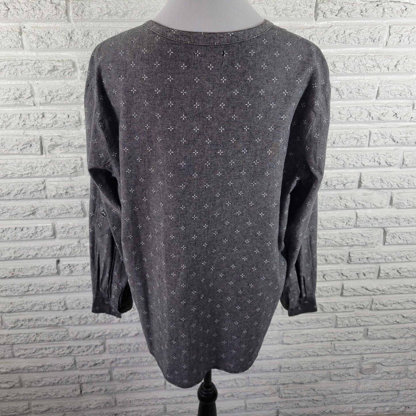 Basic Editions Women XL Gray Top V-Neck 100% Cotton Long Sleeve Button GRA16E