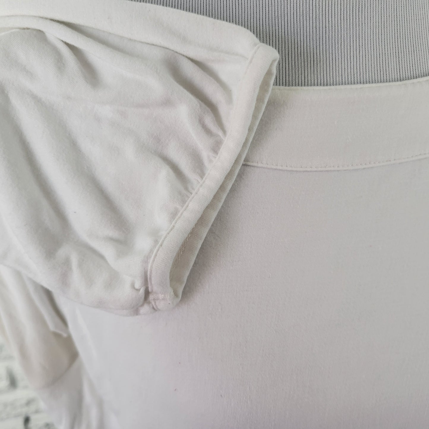 Talbots XL White Tee Long Sleeve Rayon Spandex Stretch Top Soft Basic WHI28E