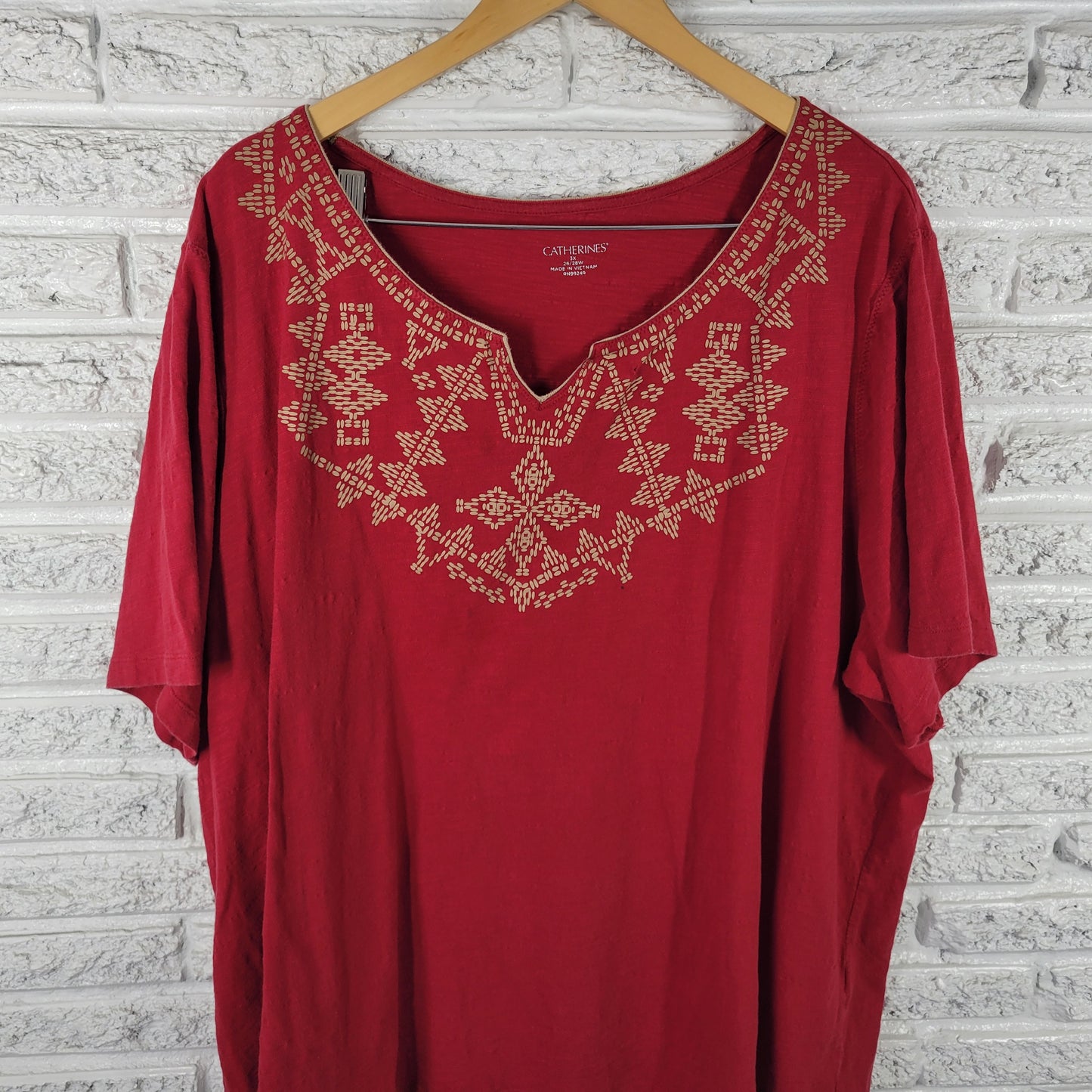Catherines Womens 3X Tee Red Geometric V-Neck Short Sleeve 100% Cotton GEO8E