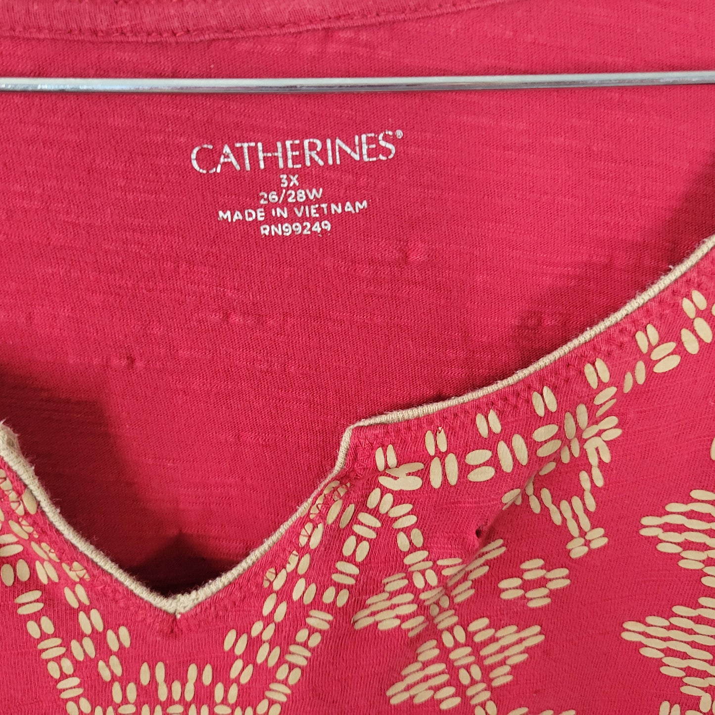 Catherines Womens 3X Tee Red Geometric V-Neck Short Sleeve 100% Cotton GEO8E