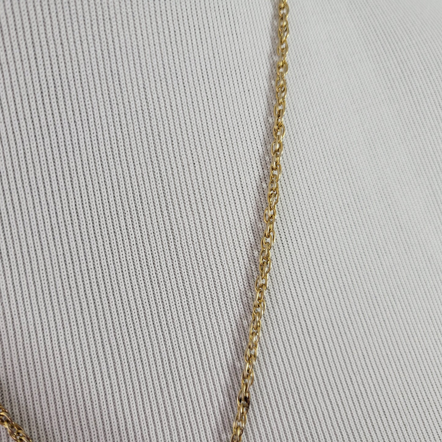 Vintage Gold Tone Floral Rose Cameo Pendant Necklace 24" Chain Retro N14E