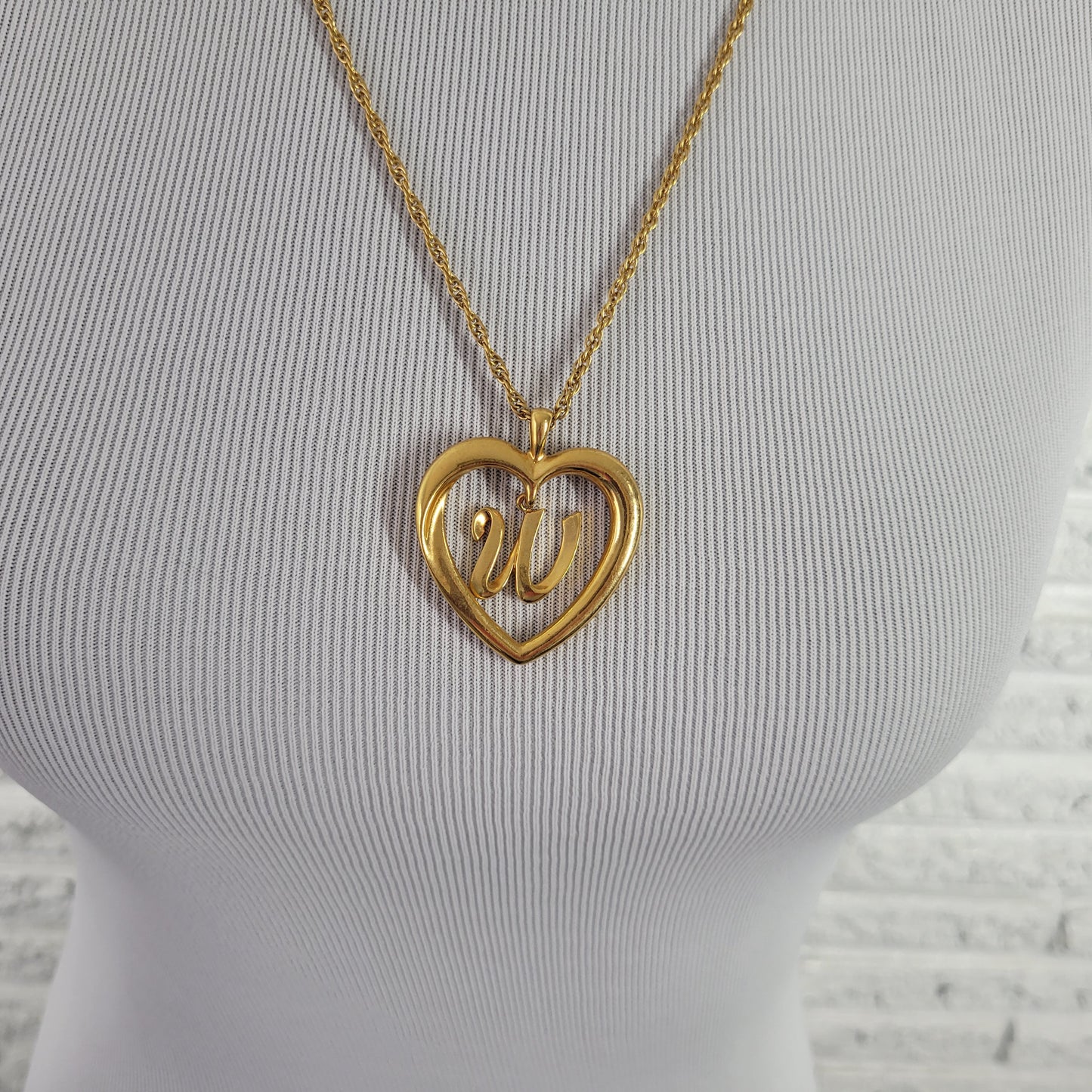 Vintage Gold Tone Initial W Heart Pendant Necklace 24" Rope Chain Jewelry N20E