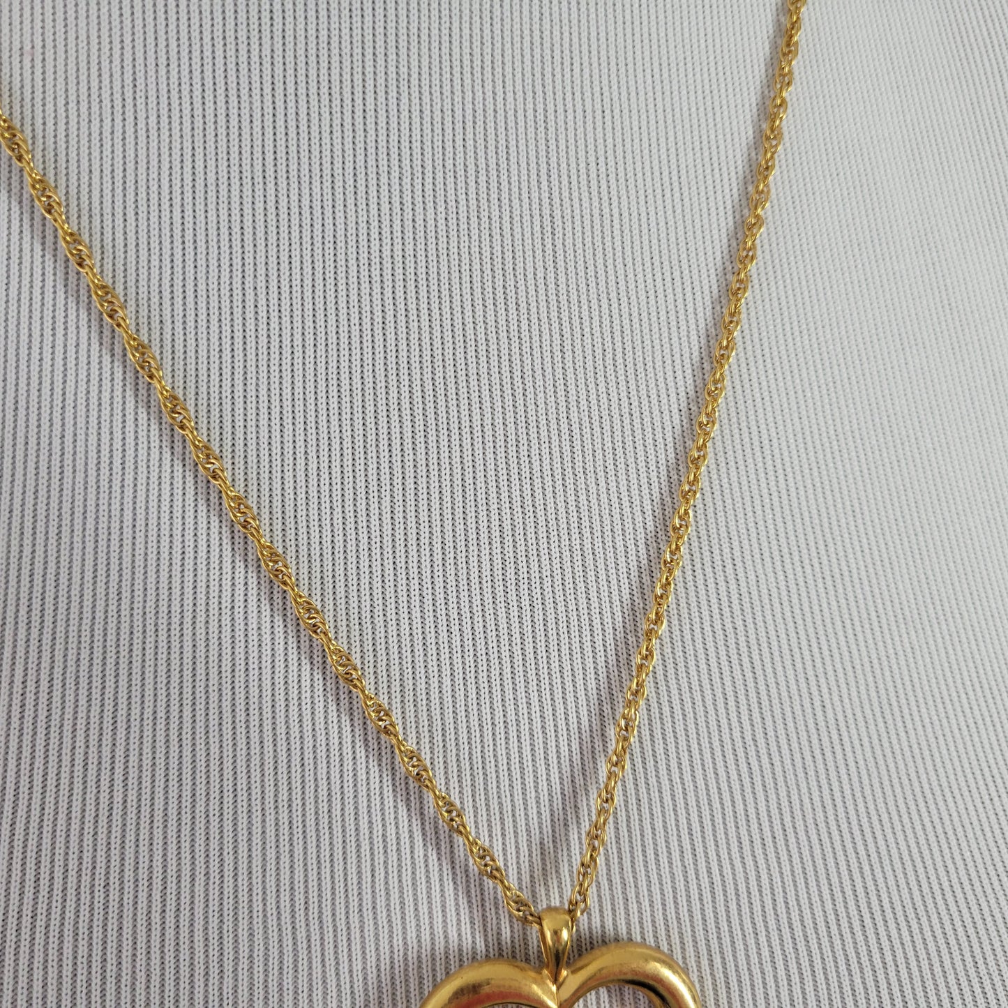 Vintage Gold Tone Initial W Heart Pendant Necklace 24" Rope Chain Jewelry N20E