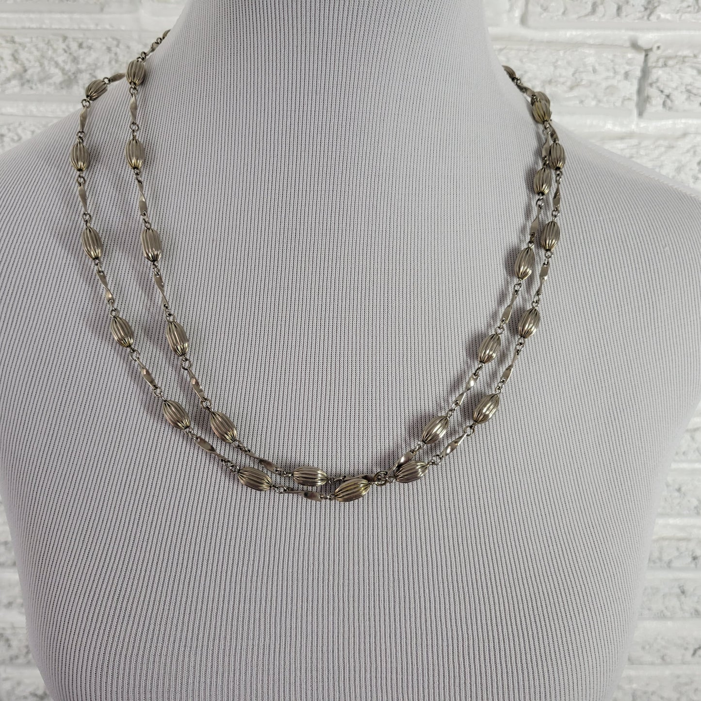 Vintage Silver Tone Ribbed Melon Bead Station Necklace 24" Mid Century N12E