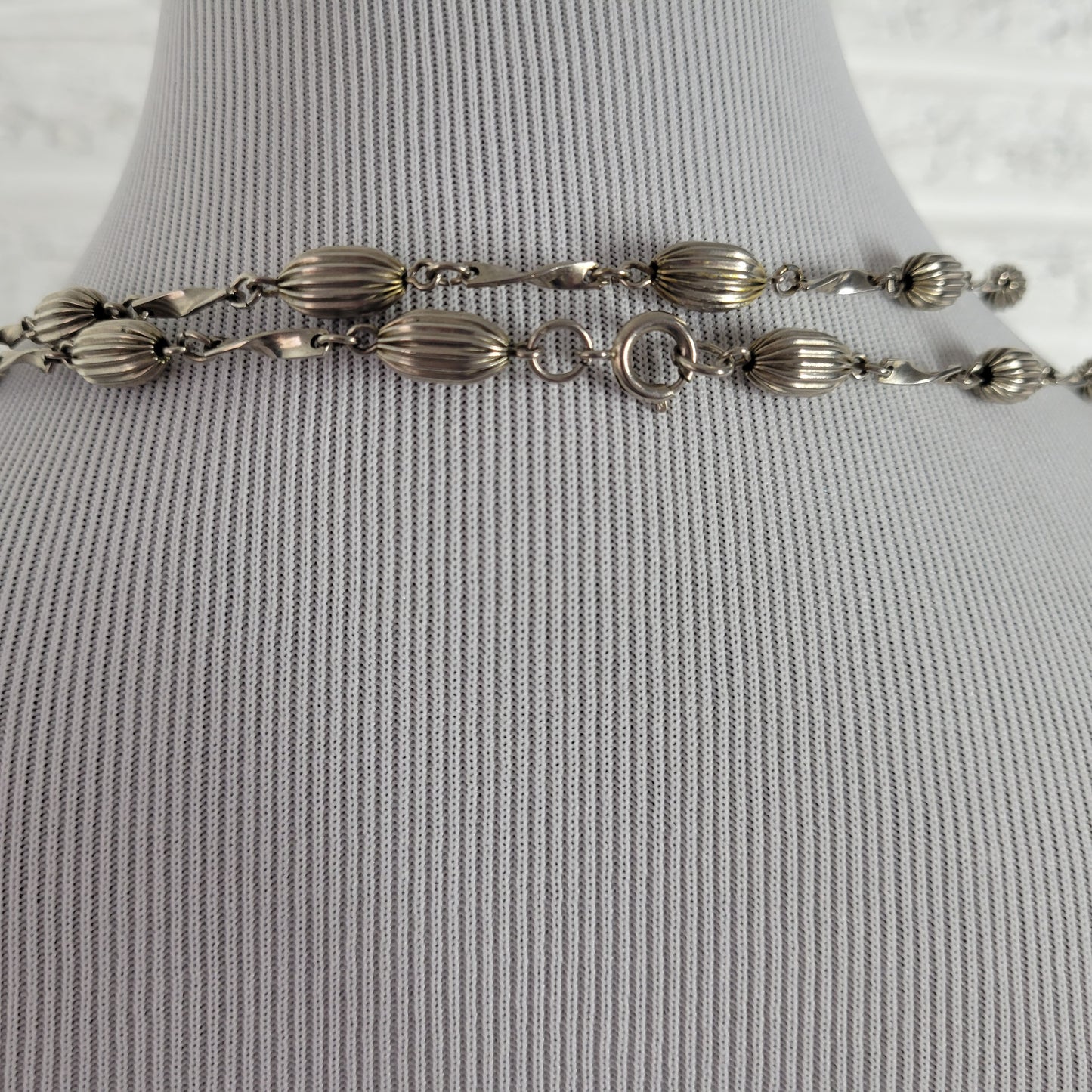 Vintage Silver Tone Ribbed Melon Bead Station Necklace 24" Mid Century N12E