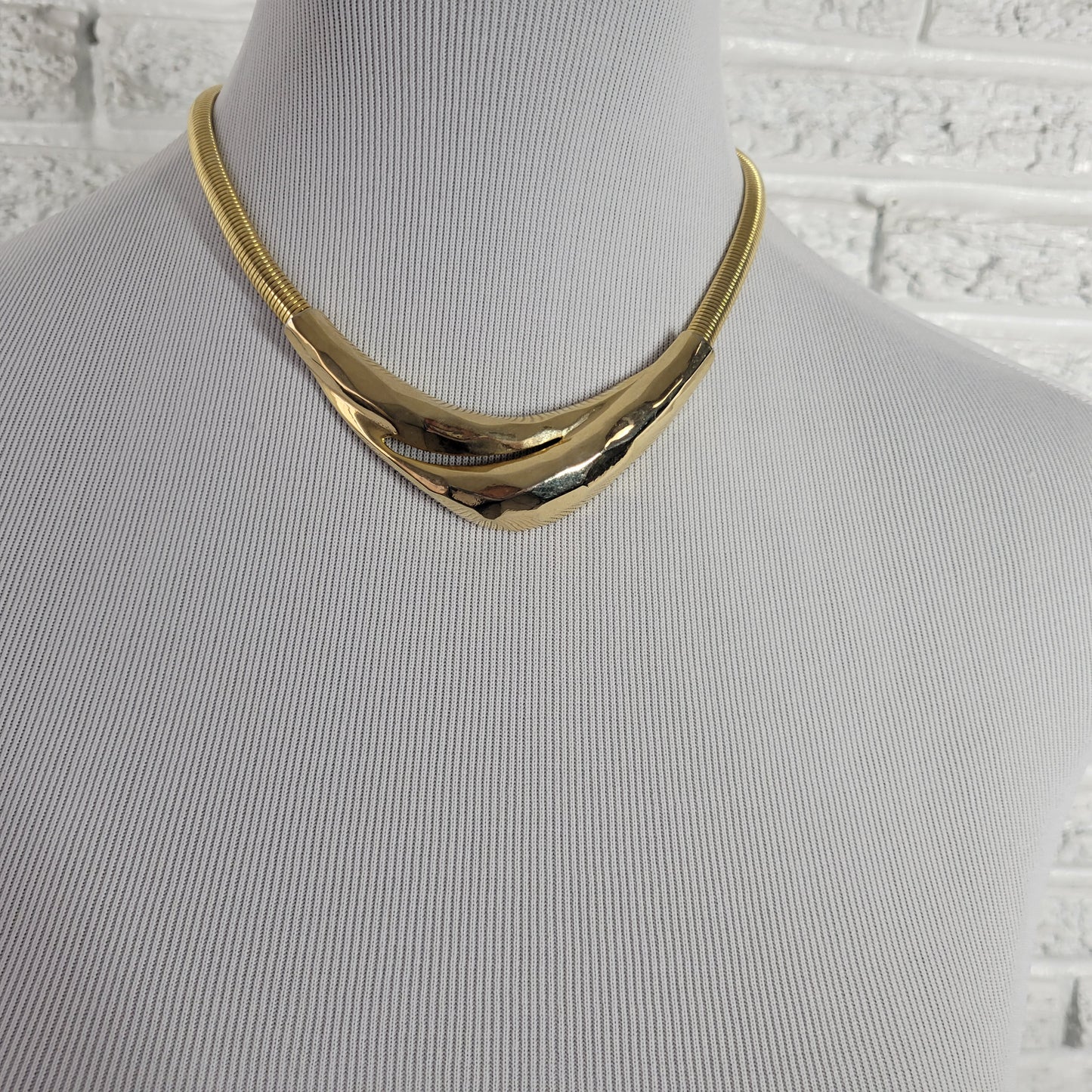 Vintage Gold Tone Omega Chain Collar Necklace Curved Abstract Sculptural N15E