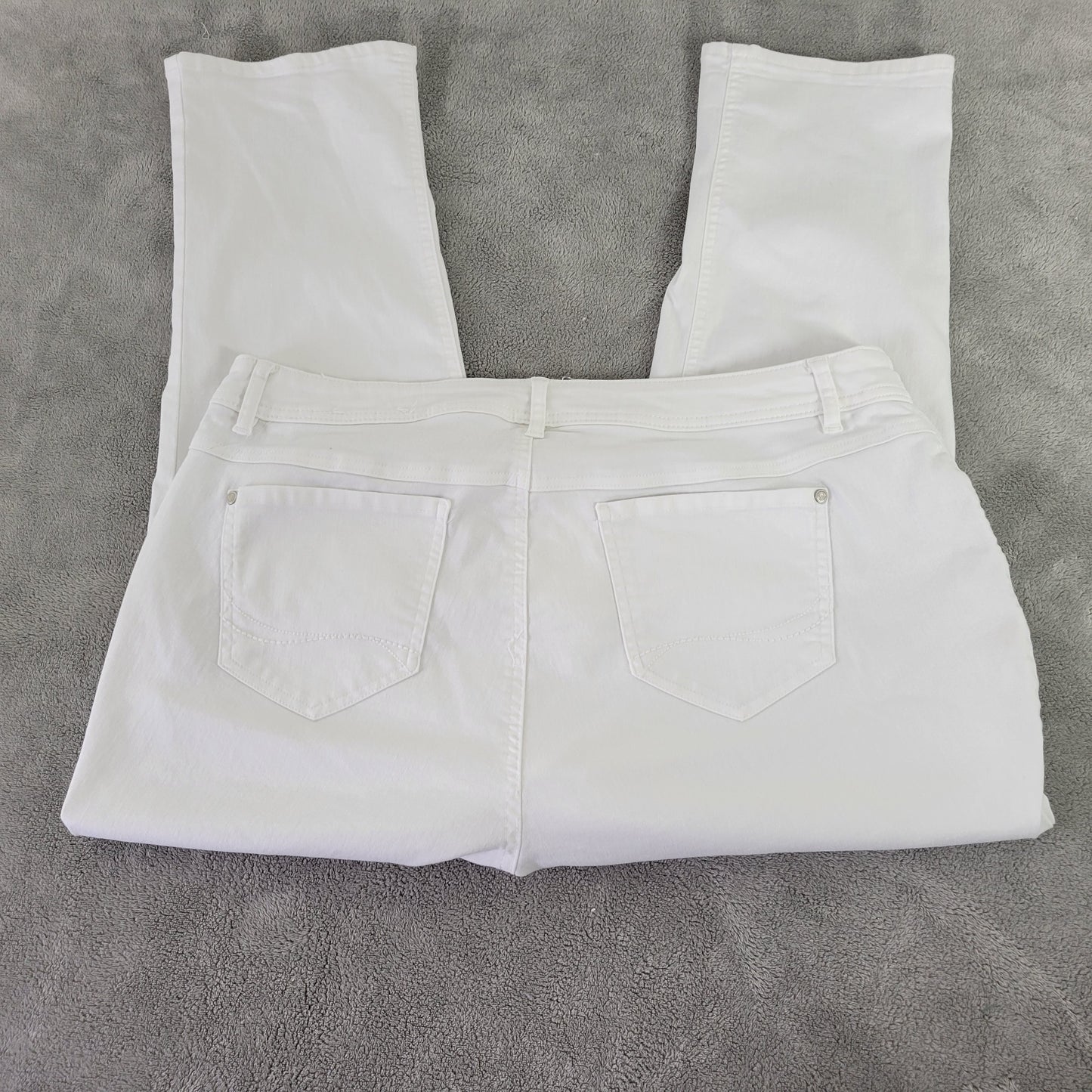 Cato Est 1946 Women's 18W White Jeans Capri High Rise Elastic Waist CAP43E