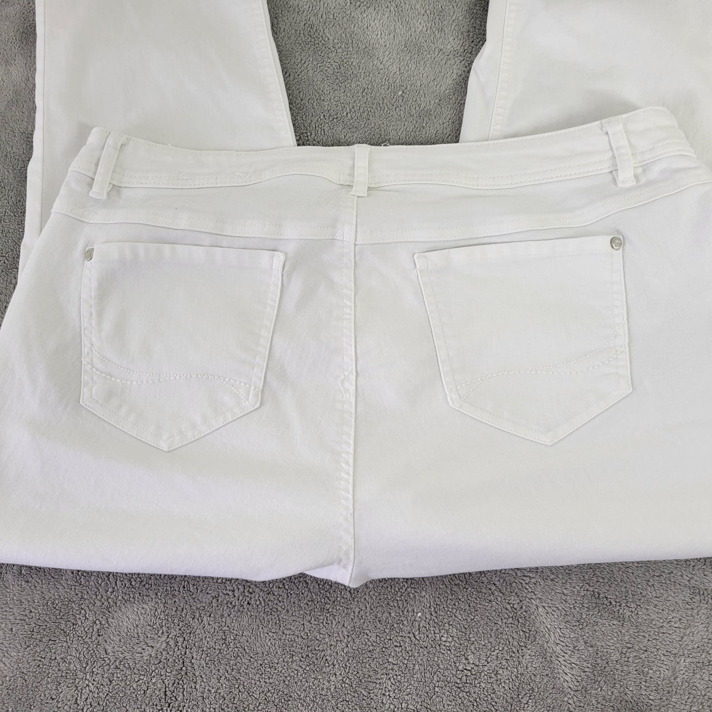 Cato Est 1946 Women's 18W White Jeans Capri High Rise Elastic Waist CAP43E
