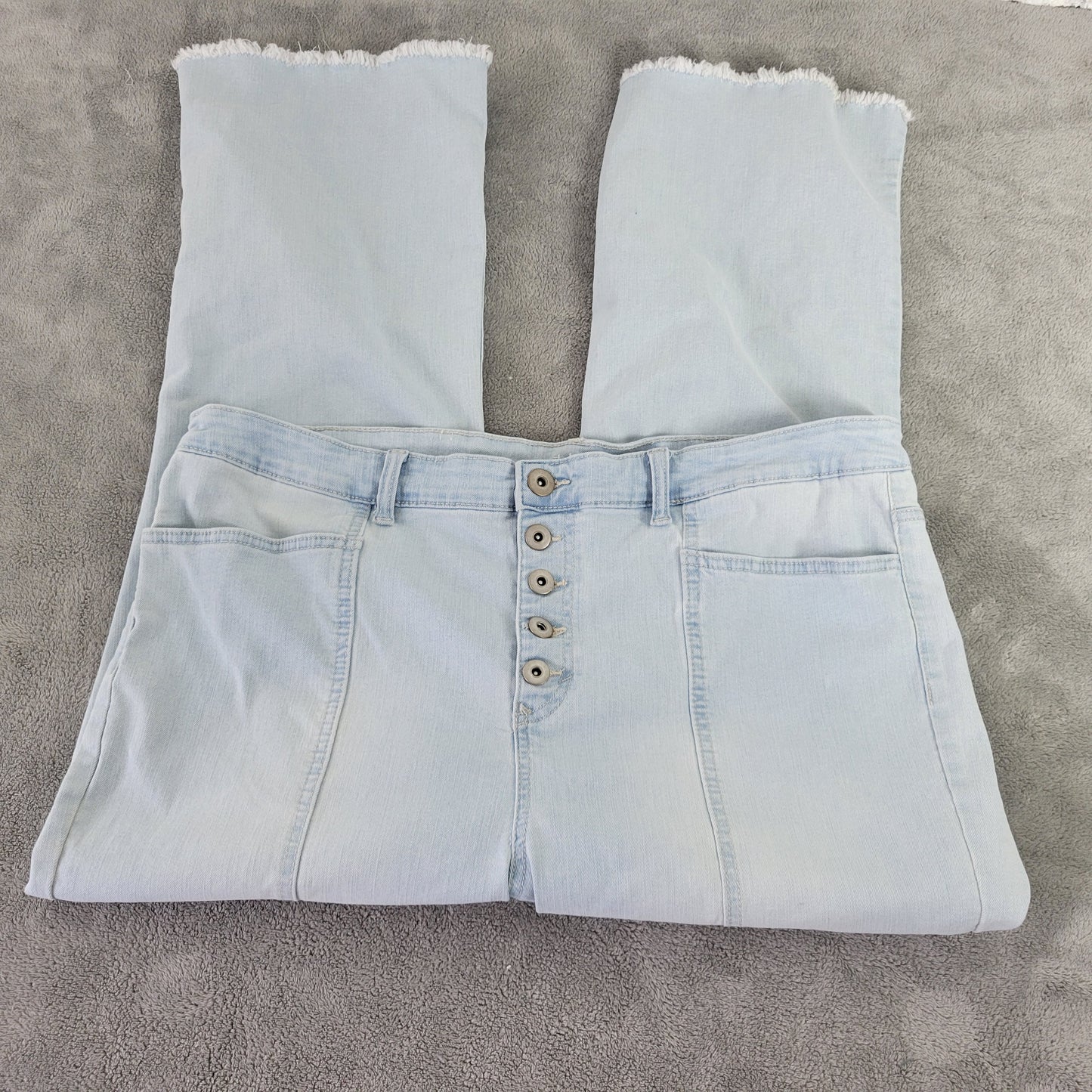 Style & Co 18 Light Blue Crop Flare Jeans Raw Hem Button Fly Stretch BOO9E