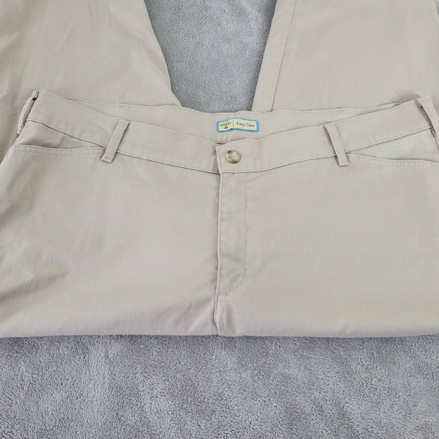 Riders by Lee Women's Beige Capri Pants Size 24W Easy Care Straight Leg CAP12E