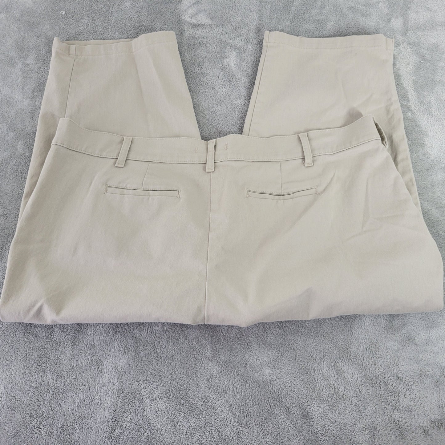 Riders by Lee Women's Beige Capri Pants Size 24W Easy Care Straight Leg CAP12E