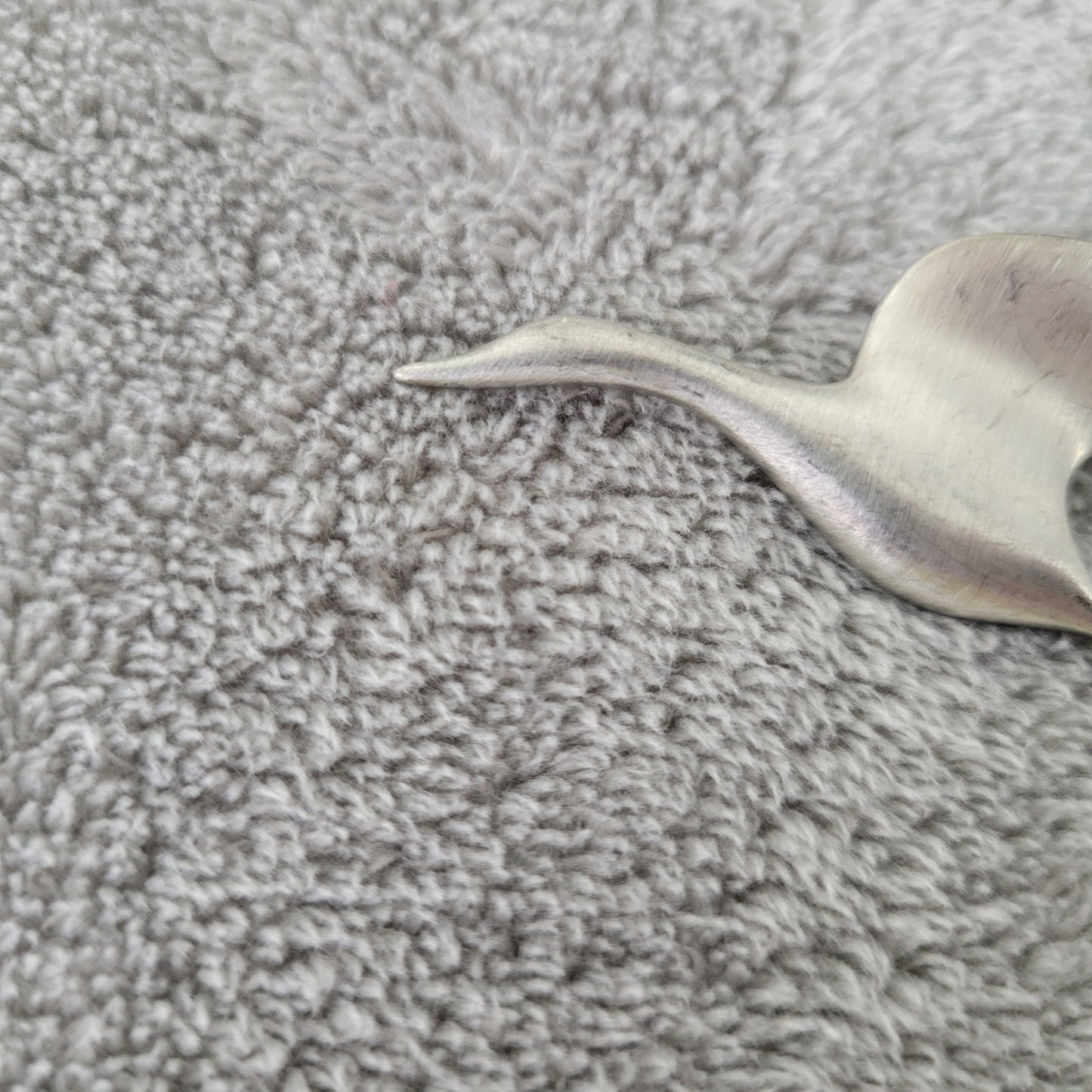 Vintage Silver Tone Flying Goose Swan Bird Brooch Pin Minimalist Nature P1E