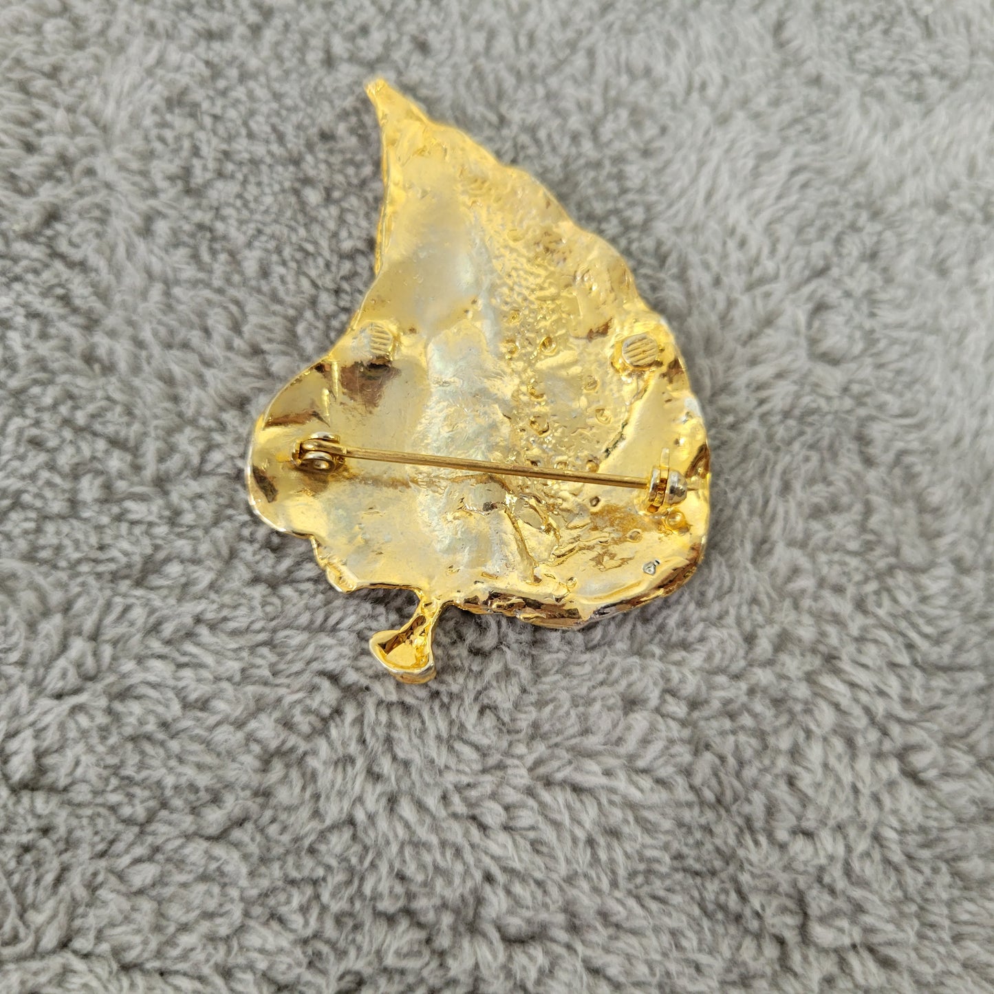 Vintage Two Tone Gold Silver Leaf Brooch Pin Crystal Rhinestone Textured P2E