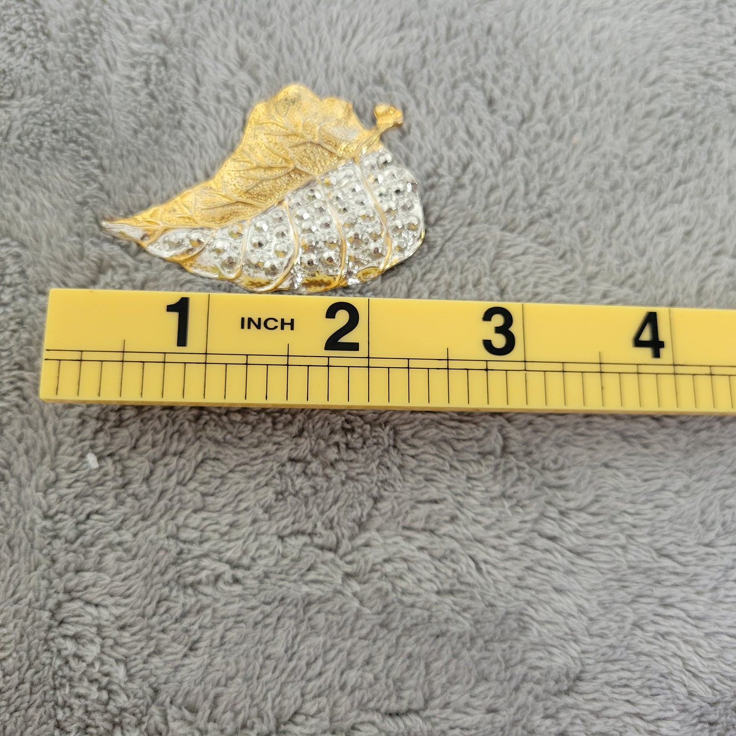 Vintage Two Tone Gold Silver Leaf Brooch Pin Crystal Rhinestone Textured P2E