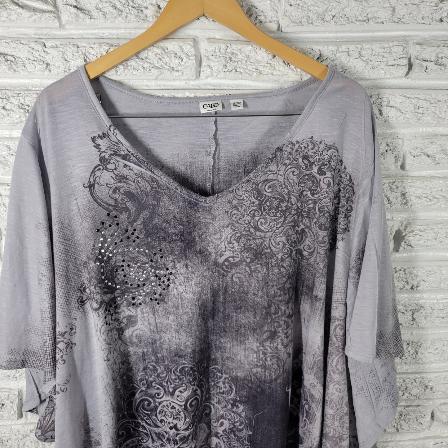 Cato Plus Size 26W 28W Blouse Gray Geometric V-Neck Batwing Sleeve Top GEO296E