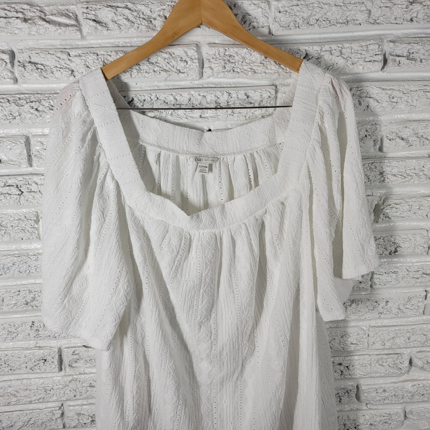 Cato Est 1946 Peasant Top 22W 24W White Geometric Eyelet Pleated WHI40E