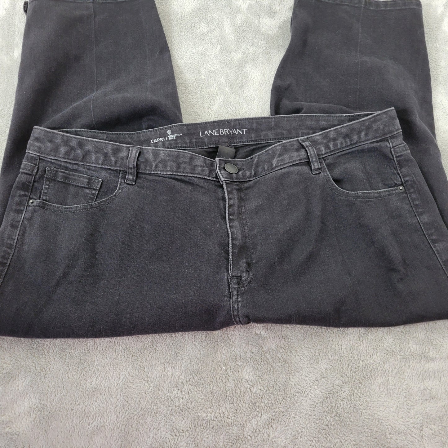 Lane Bryant Genius Fit Capri Jeans Size 20 Black Denim Stretch 5-Pocket CAP55E