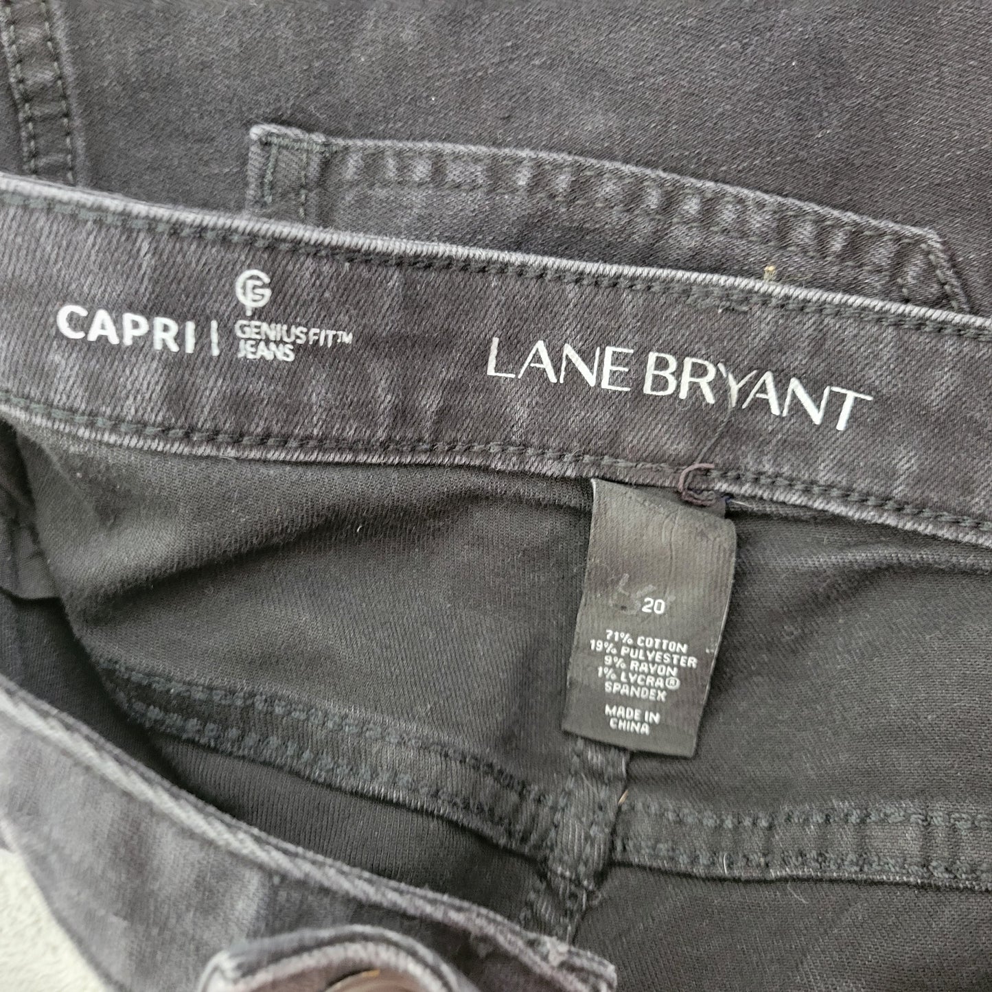 Lane Bryant Genius Fit Capri Jeans Size 20 Black Denim Stretch 5-Pocket CAP55E