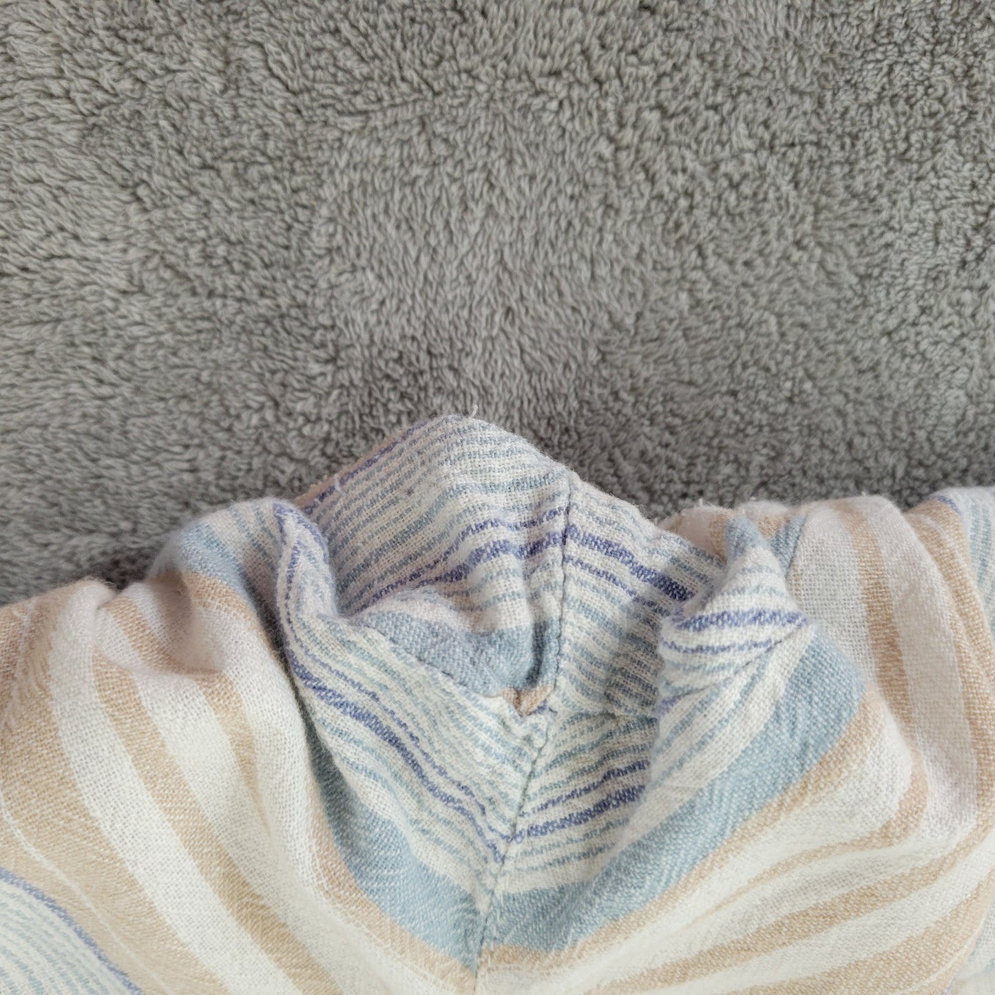 Juniper + Lime 1X Striped Capri Pants Blue Tan Linen Rayon Elastic Waist CAP38E