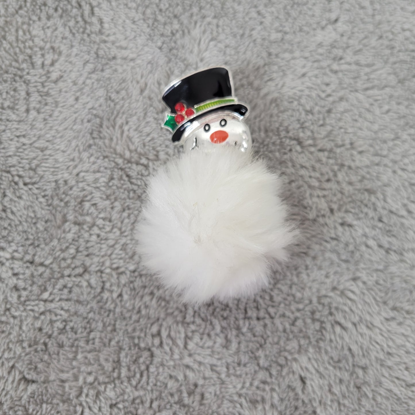 Snowman Christmas Pin Brooch Silver Tone White Pom Pom Faux Fur Holiday P3E