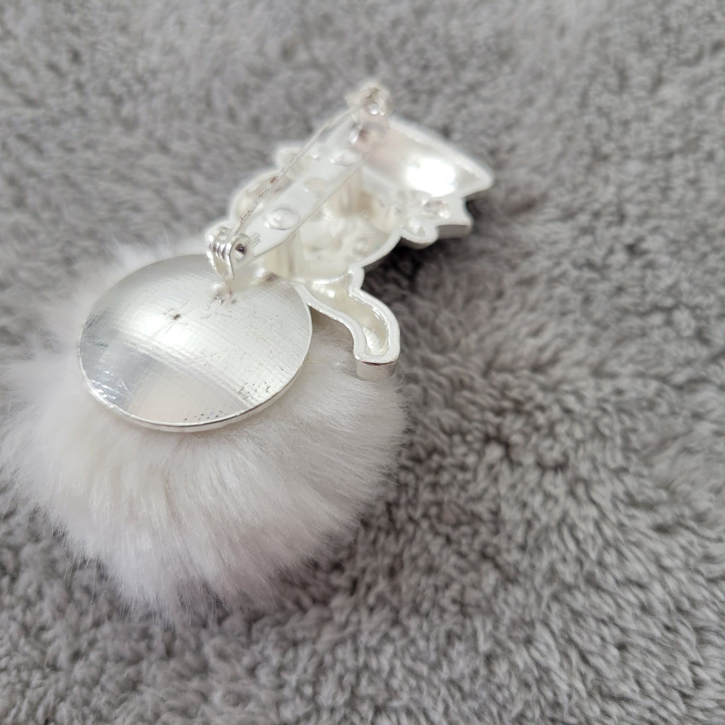 Snowman Christmas Pin Brooch Silver Tone White Pom Pom Faux Fur Holiday P3E