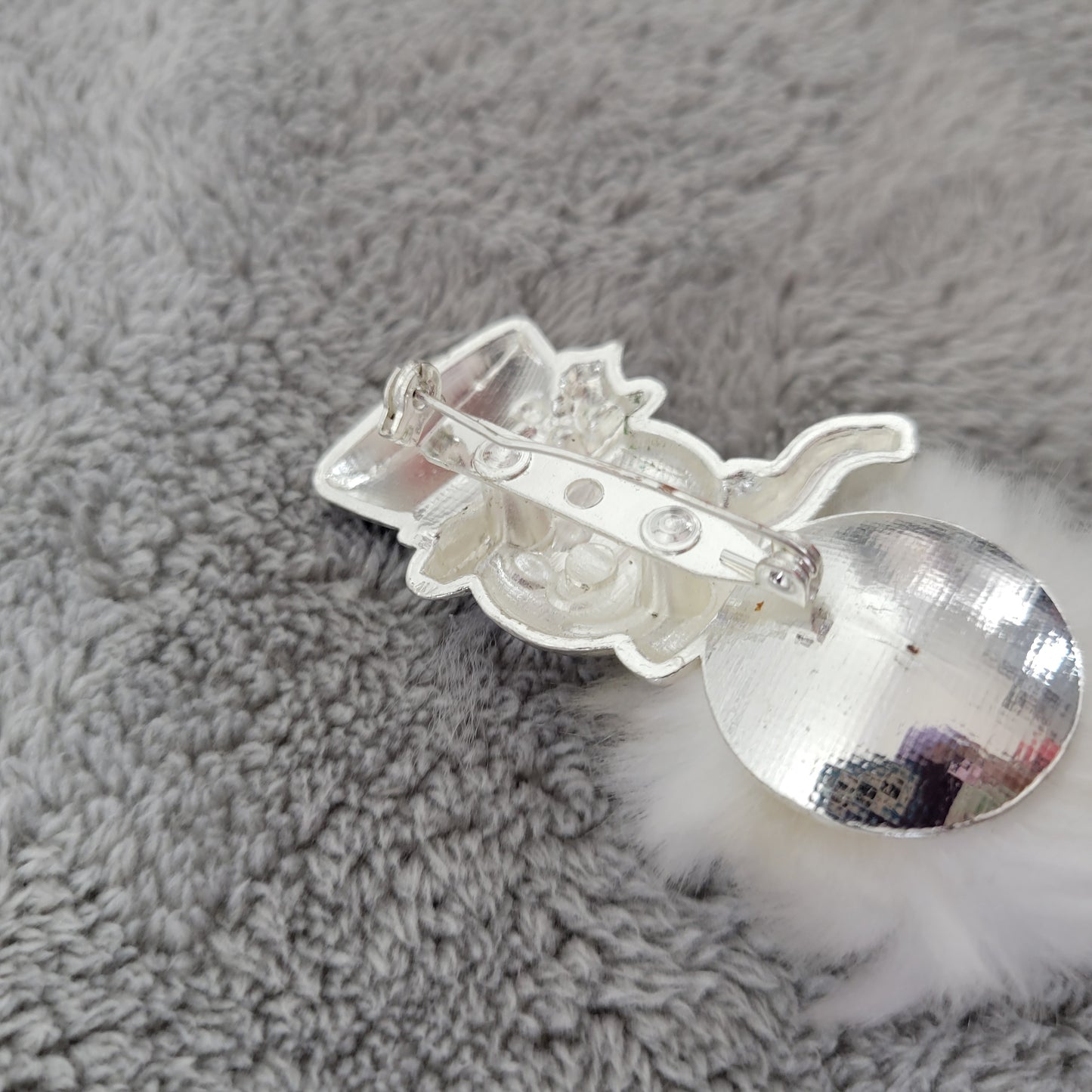 Snowman Christmas Pin Brooch Silver Tone White Pom Pom Faux Fur Holiday P3E