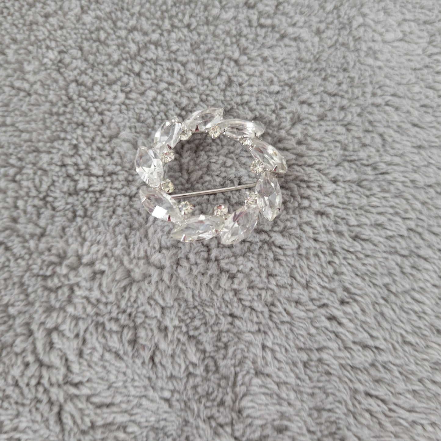 Vintage Silver Tone Rhinestone Wreath Brooch Pin Marquise Crystal 1.25" P5E