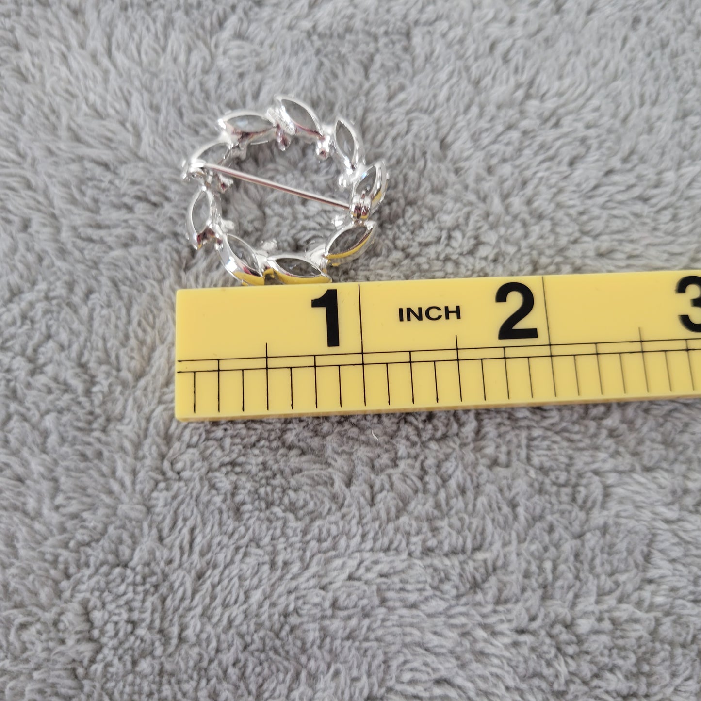Vintage Silver Tone Rhinestone Wreath Brooch Pin Marquise Crystal 1.25" P5E