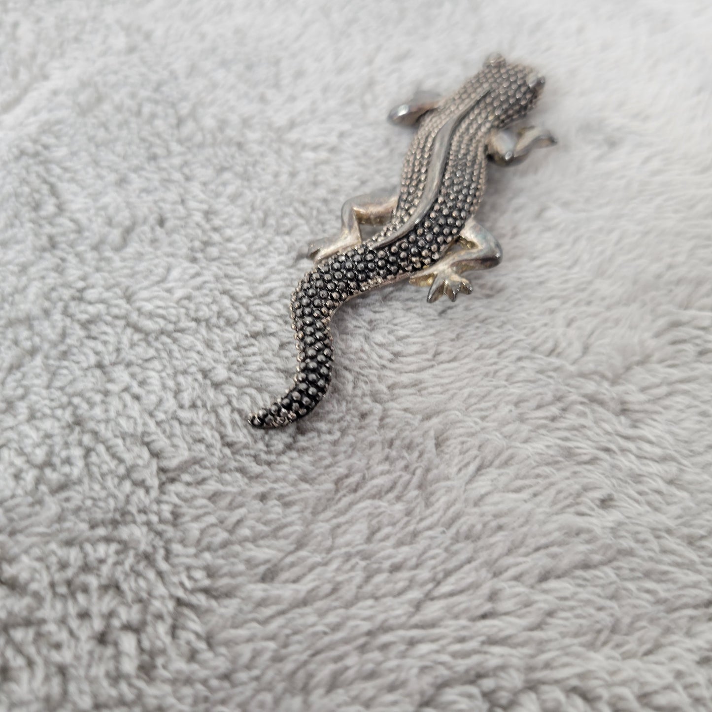 Vintage Silver Tone Salamander Lizard Brooch Pin Beaded Textured Reptile P6E