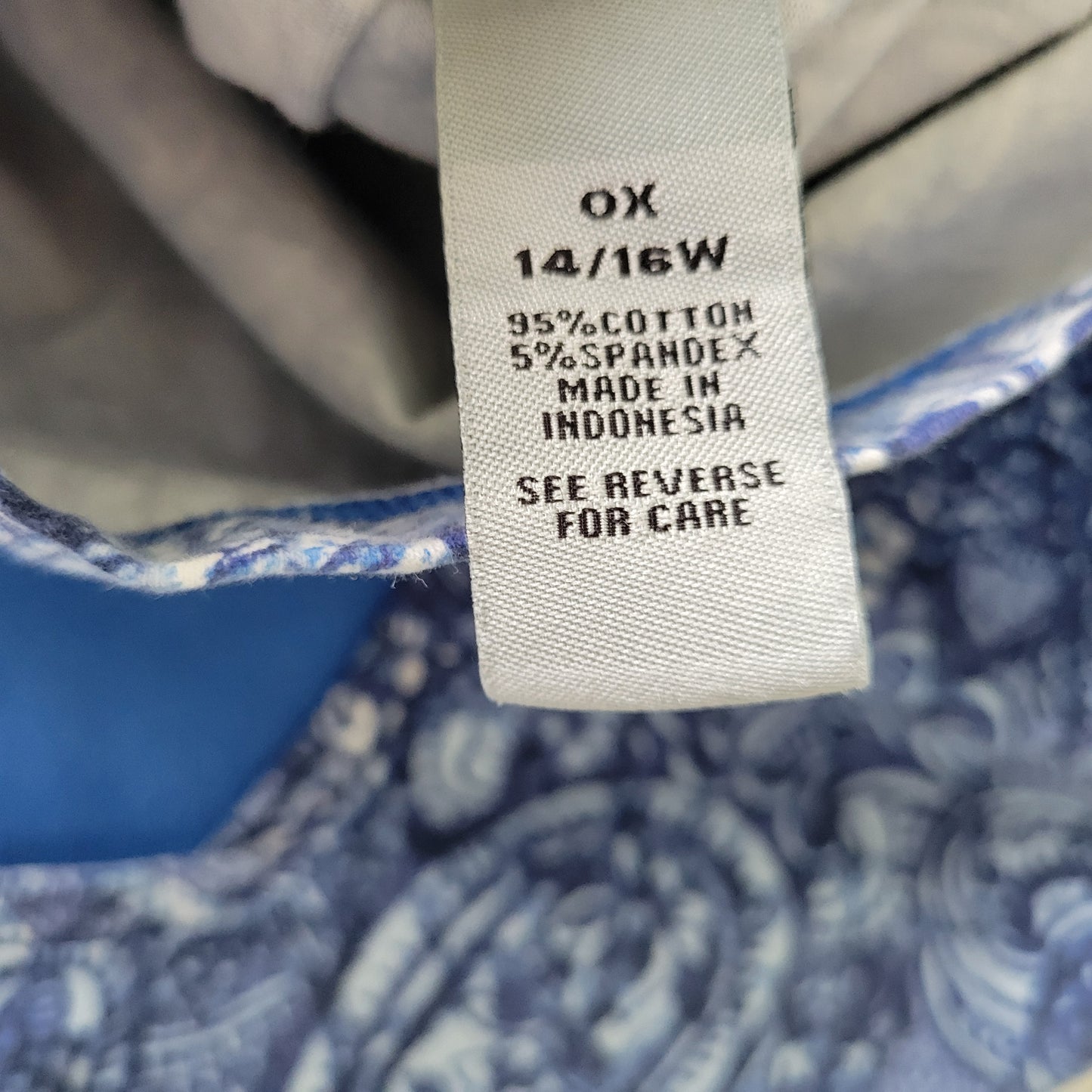 Catherines Women's Tee 0X Blue Paisley V-Neck Short Sleeve Plus Size PAI58E