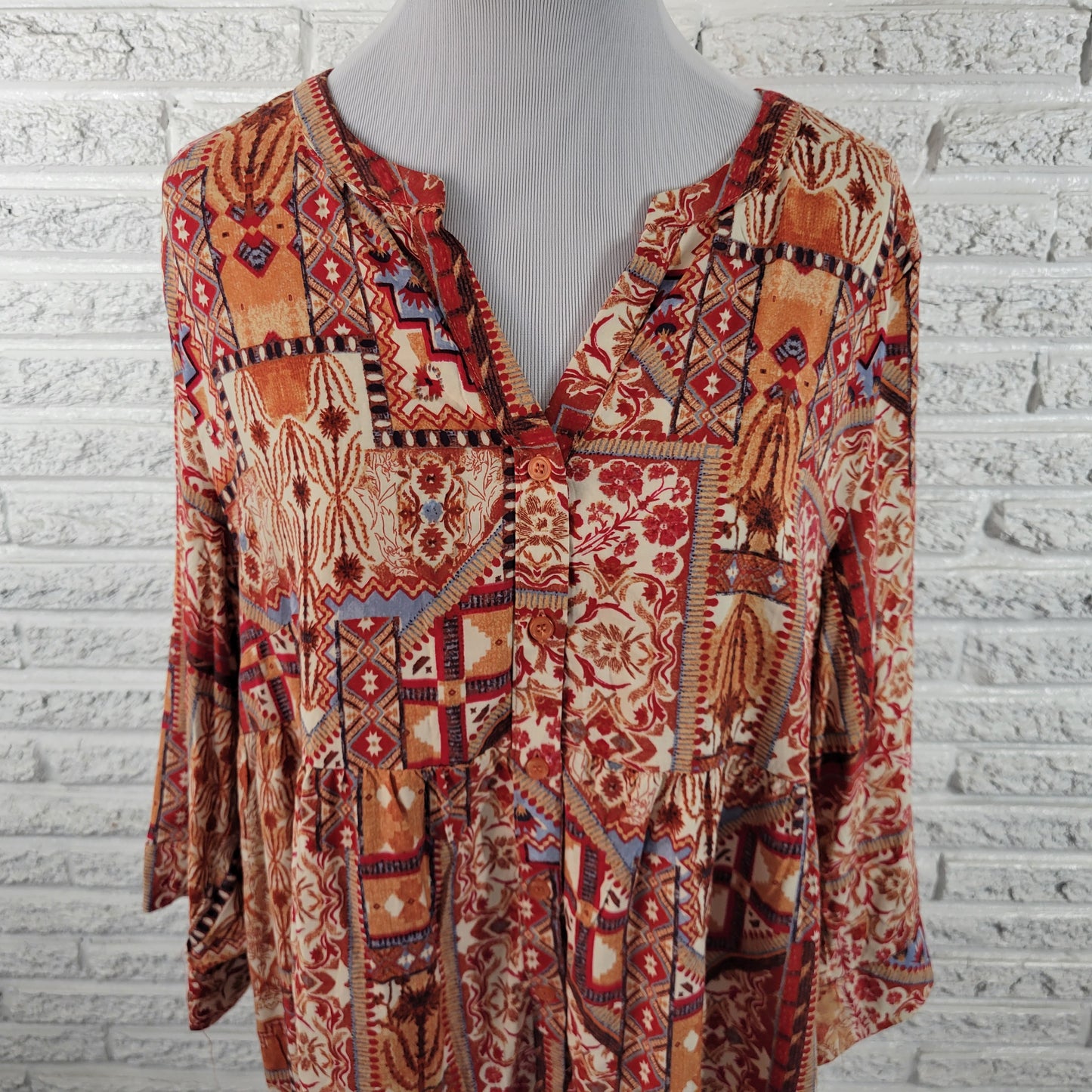 Jones New York Women's Top 1X Red Orange Geometric 3/4 Roll Tab Sleeve GEO89E