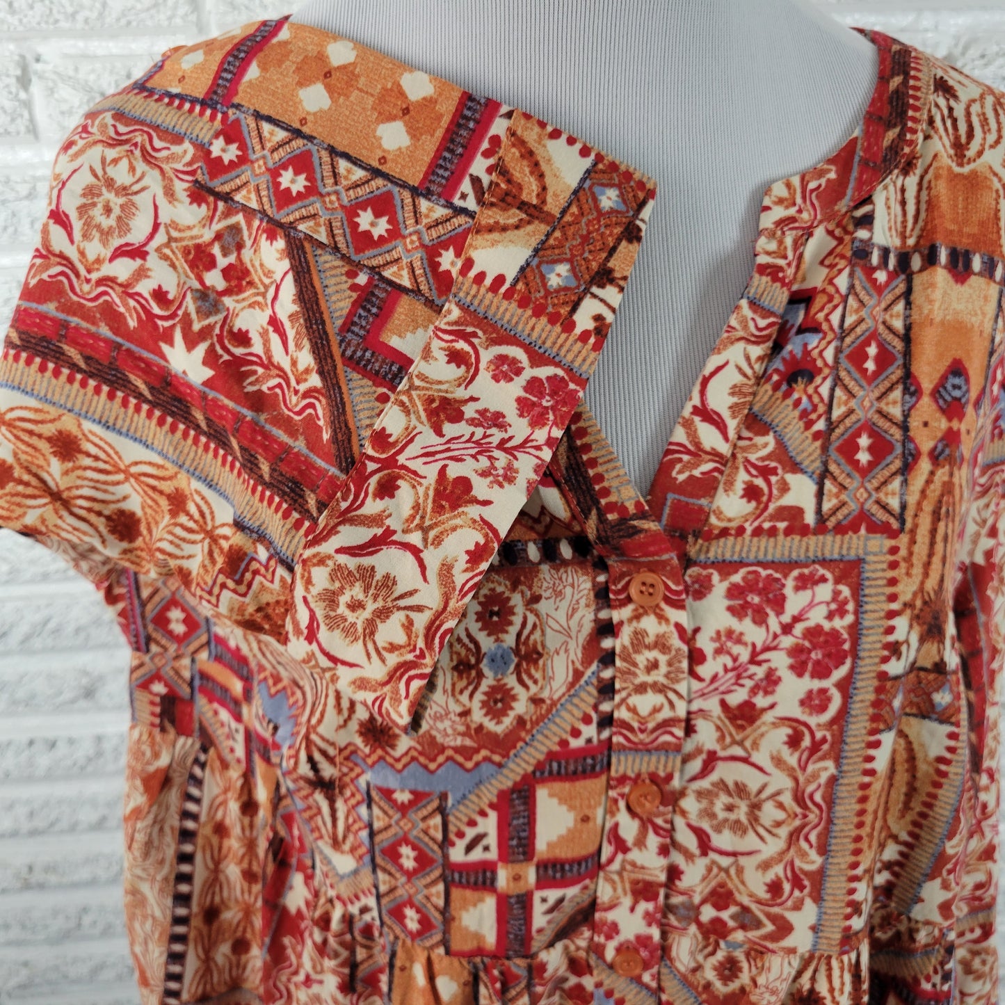 Jones New York Women's Top 1X Red Orange Geometric 3/4 Roll Tab Sleeve GEO89E