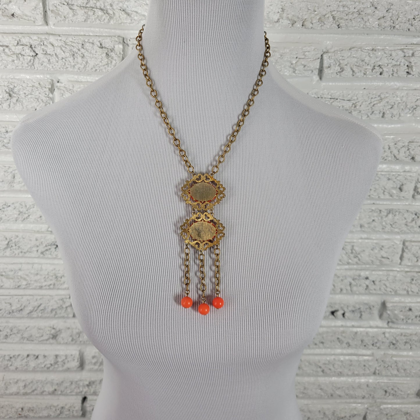 Vintage 60s Gold Tone Boho Tassel Pendant Necklace Burnt Orange Statement N26E