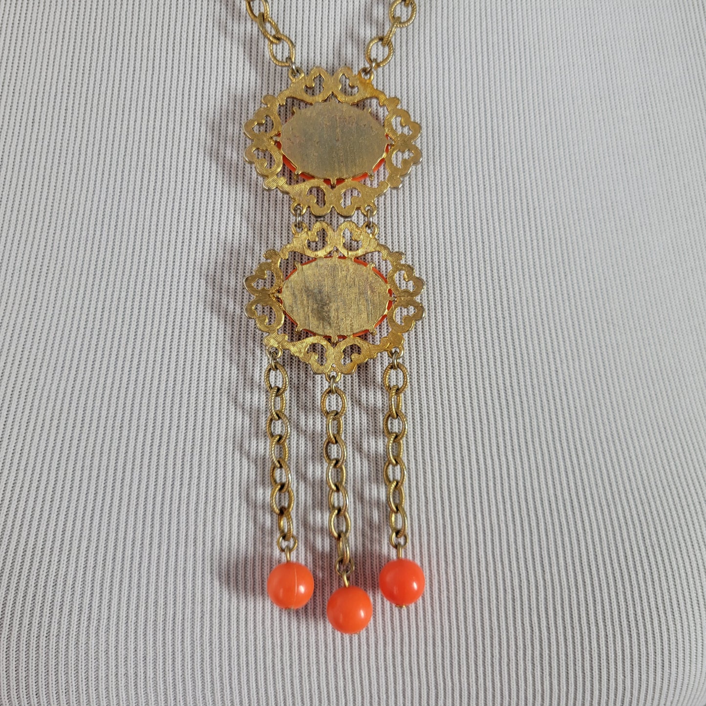 Vintage 60s Gold Tone Boho Tassel Pendant Necklace Burnt Orange Statement N26E