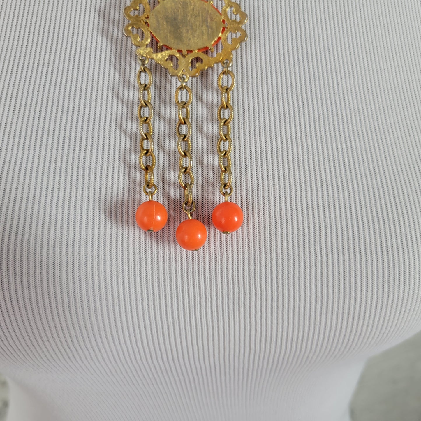 Vintage 60s Gold Tone Boho Tassel Pendant Necklace Burnt Orange Statement N26E