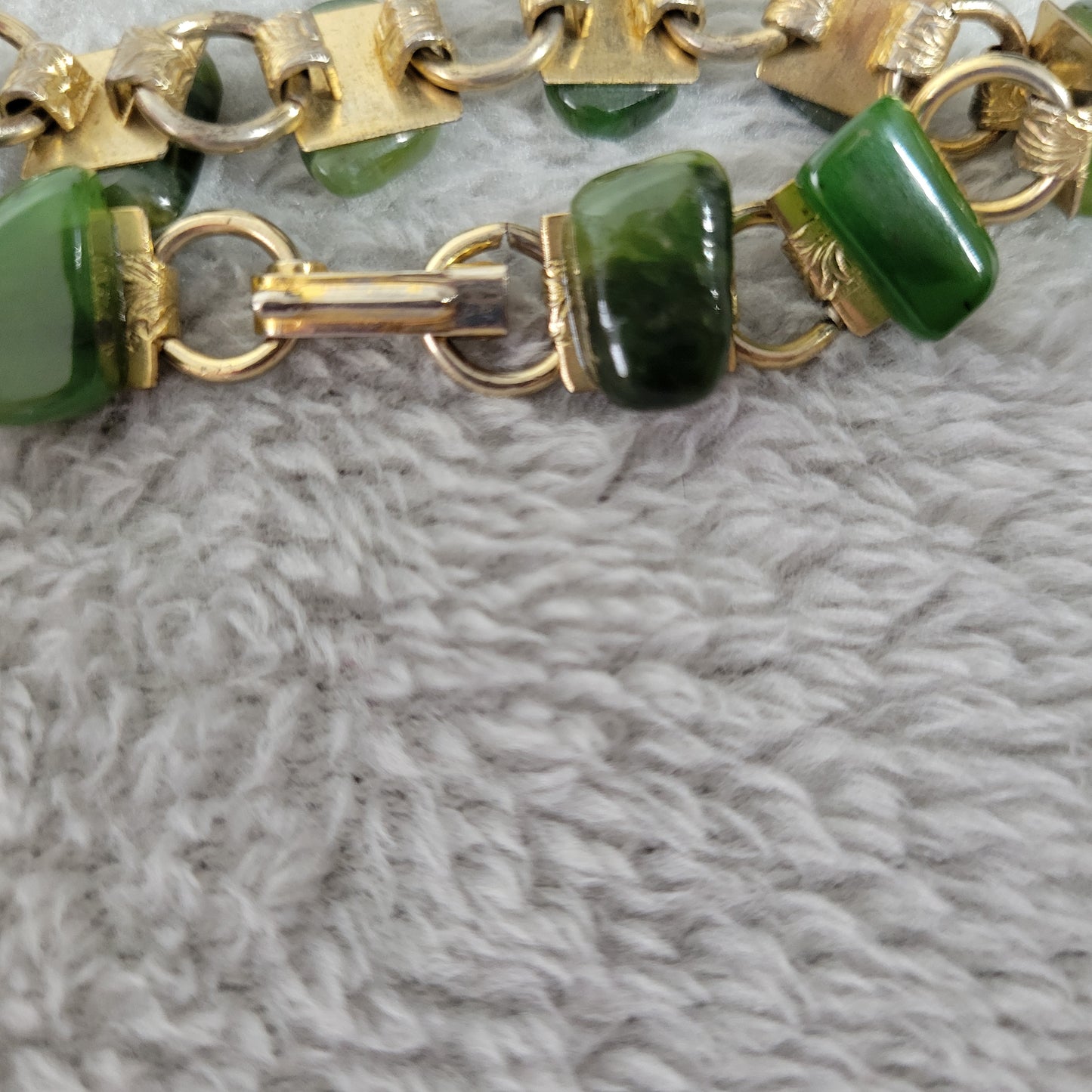 Vintage Gold Tone Green Stones Link Bracelet 7.5" Mid-Century Costume B12E