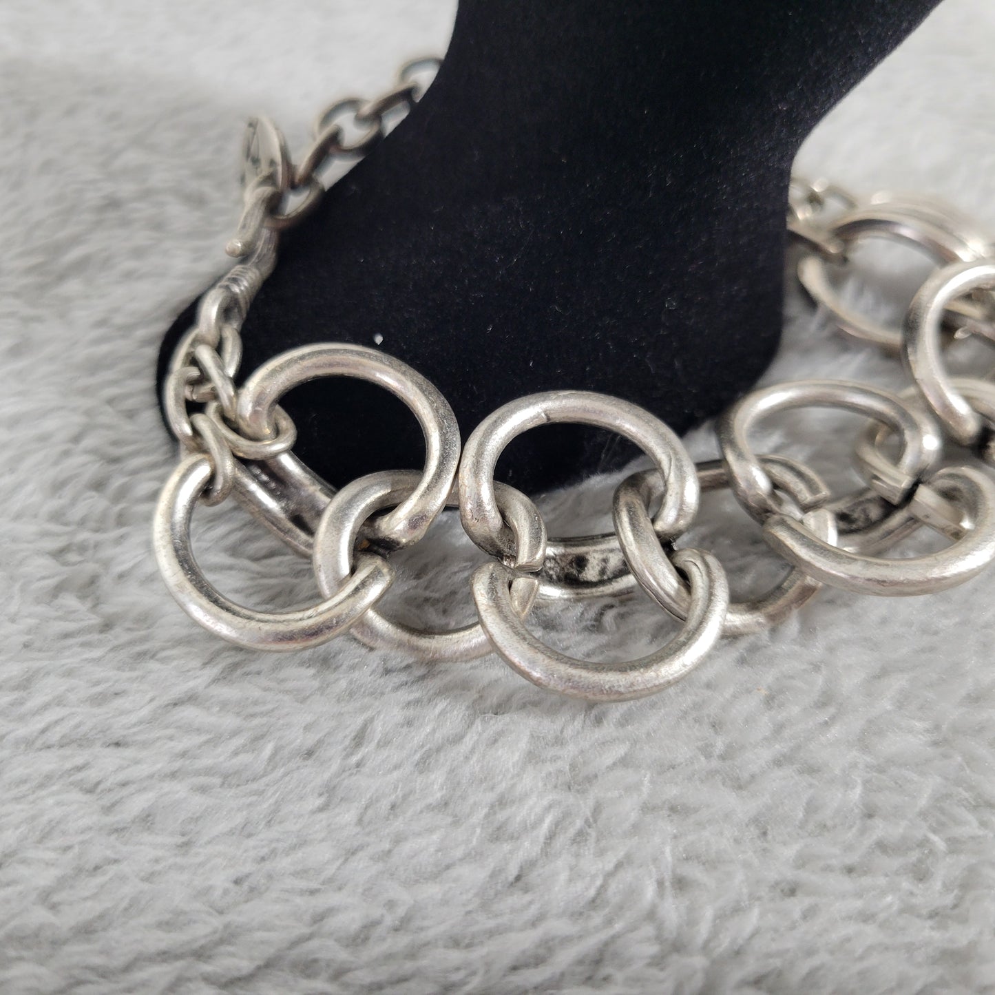 Dery Jewelry Silver Tone Link Bracelet Handcrafted Designer Hook Clasp 10" B18E