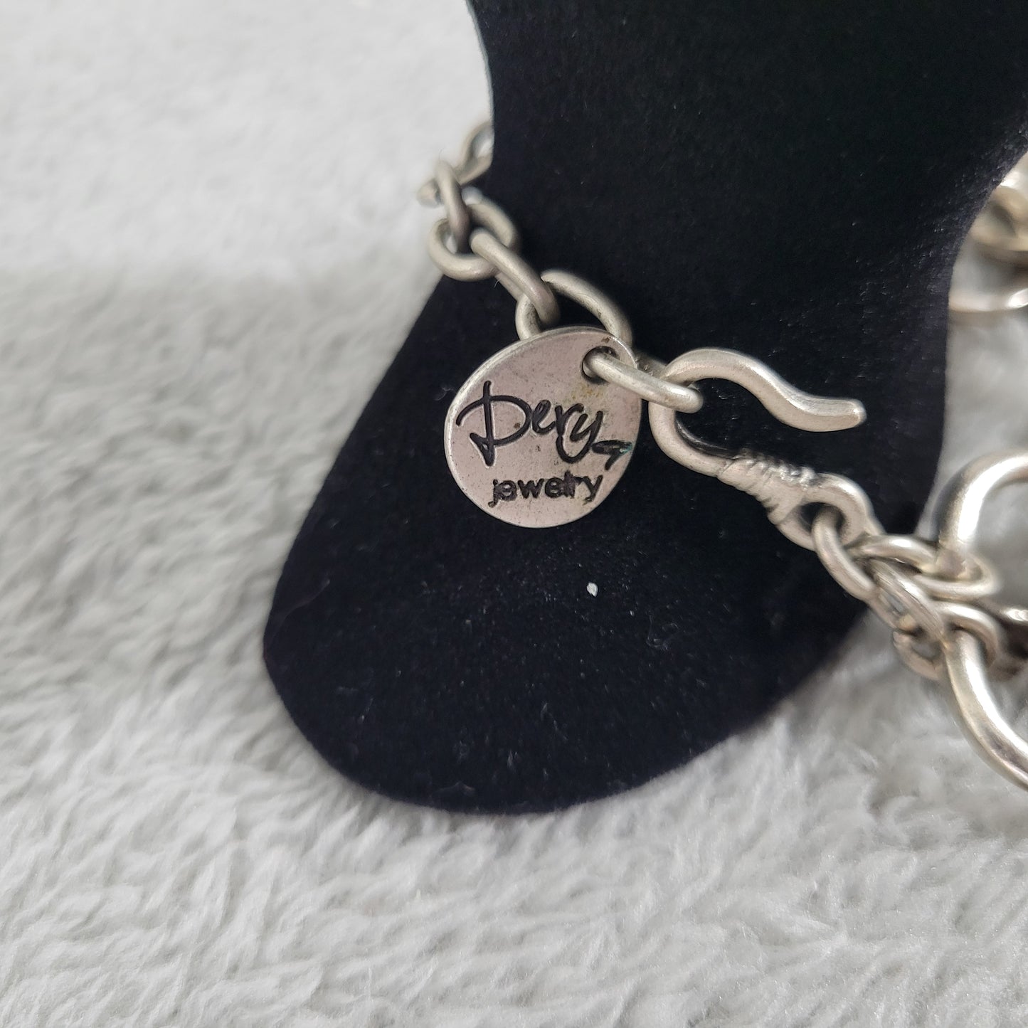 Dery Jewelry Silver Tone Link Bracelet Handcrafted Designer Hook Clasp 10" B18E