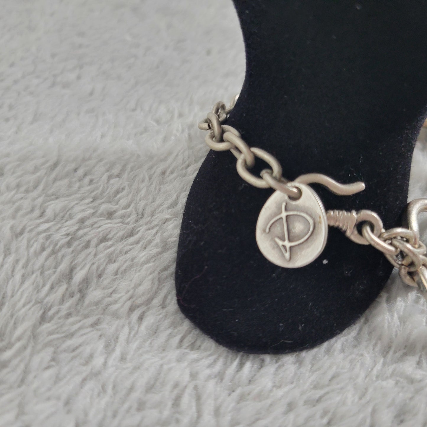 Dery Jewelry Silver Tone Link Bracelet Handcrafted Designer Hook Clasp 10" B18E