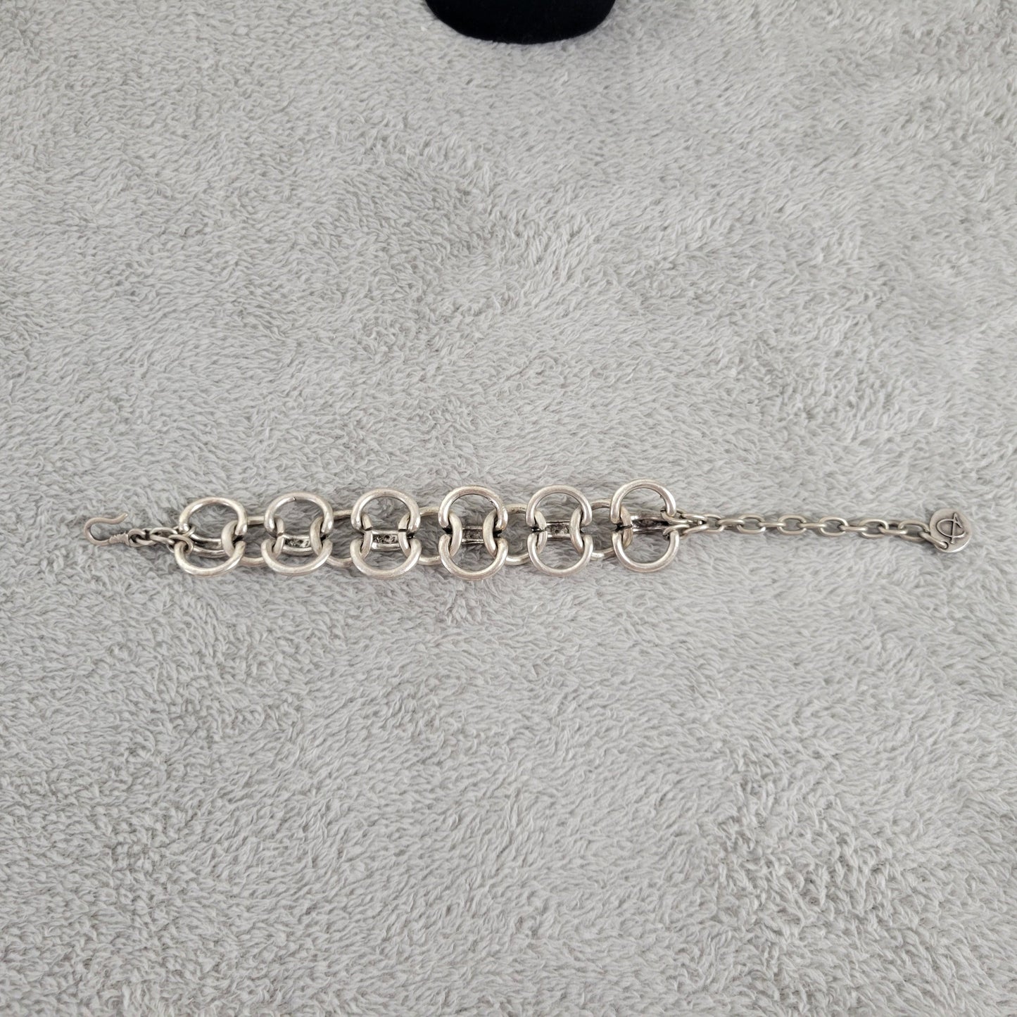 Dery Jewelry Silver Tone Link Bracelet Handcrafted Designer Hook Clasp 10" B18E