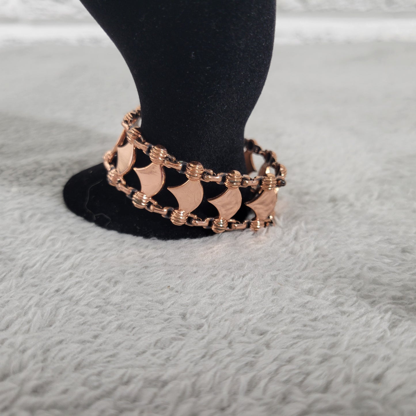 Vintage Mid Century Modern Rose Gold Tone Scalloped Panel Link Bracelet B15E