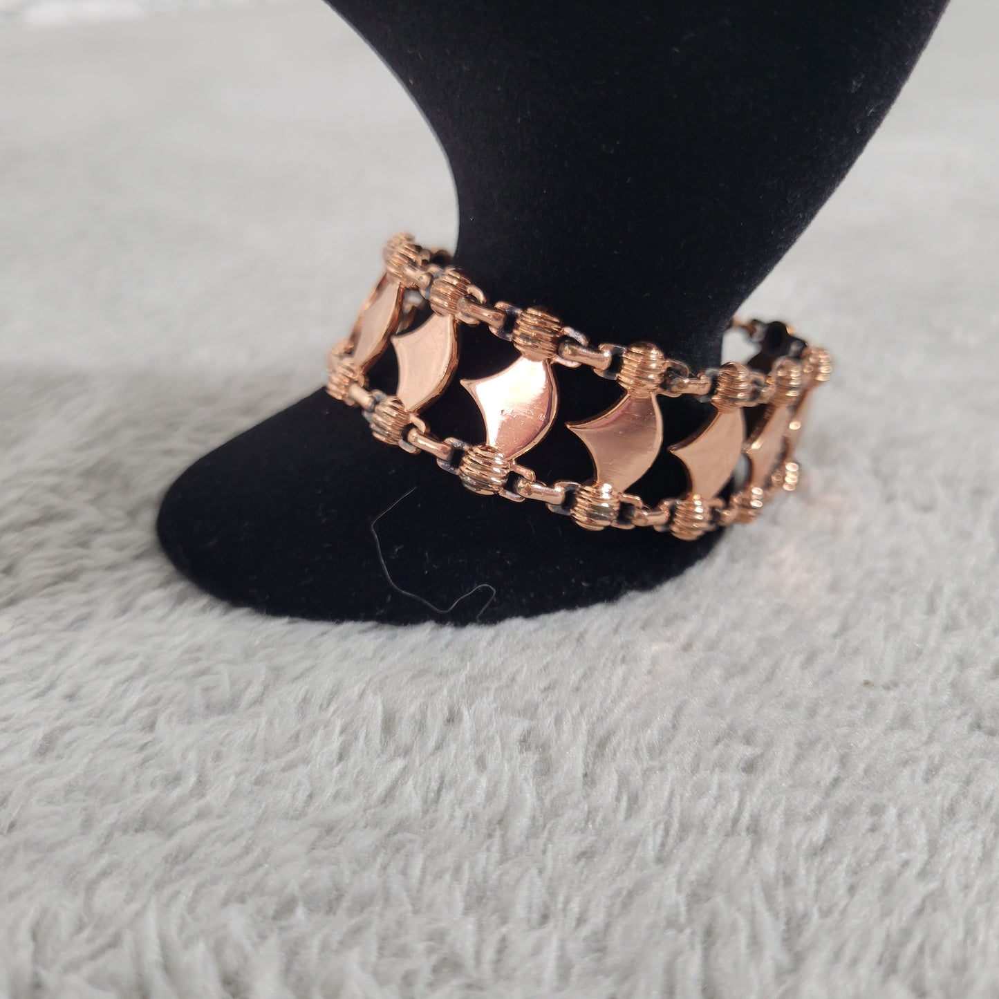 Vintage Mid Century Modern Rose Gold Tone Scalloped Panel Link Bracelet B15E