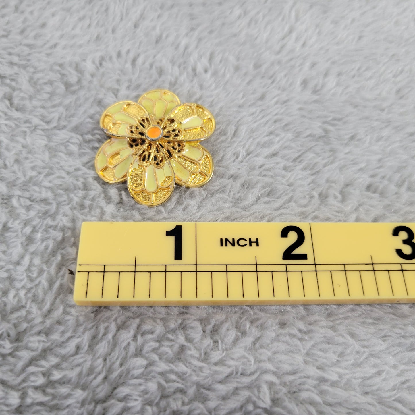 Vintage Style Yellow Enamel Flower Brooch Gold Tone Filigree Floral Pin P8E